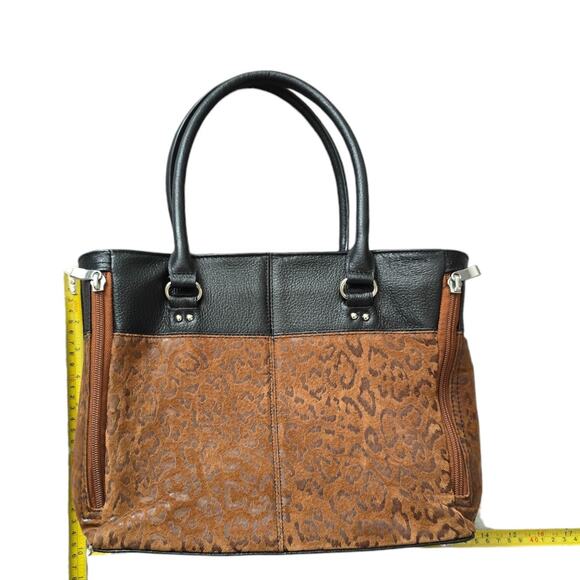 GTM-63 Traditional Open Top Tote Debossed Suede Leather Gun Tote'n Mamas - Picture 4 of 8